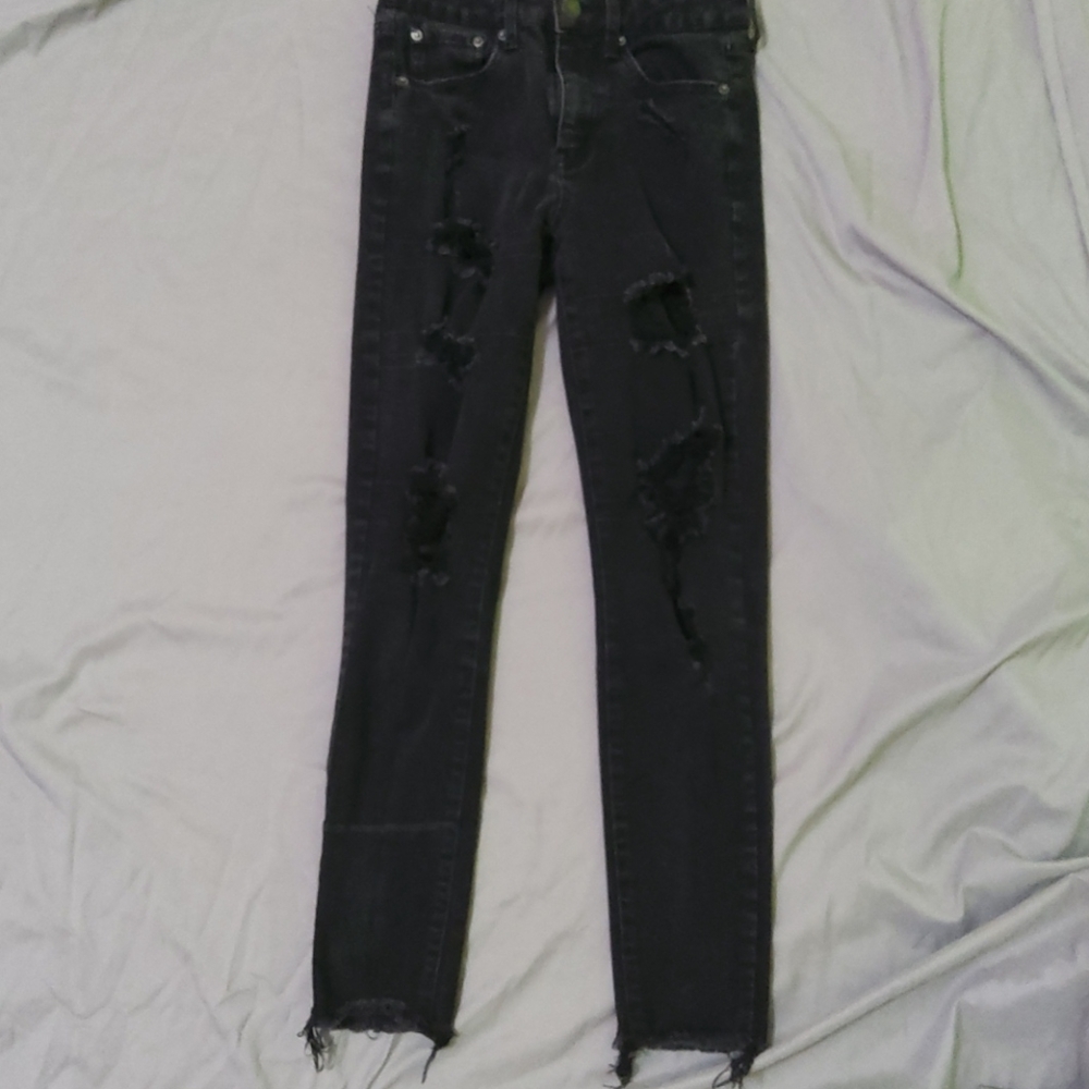 Distressed skinny jeans
